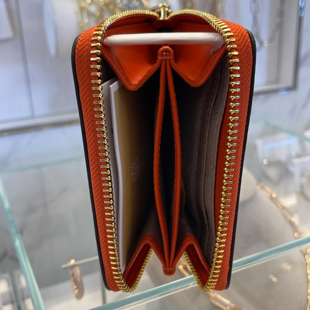 MICHAEL KORS Jet Set Travel Medium Color-Block Zip Around Wallet
Red Clay 
NWT - Picture 8 of 16